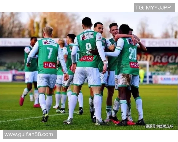 阿雅克肖足球俱乐部的辉煌历程与未来发展展望 阿雅克肖足球俱乐部的辉煌历程与未来发展展望